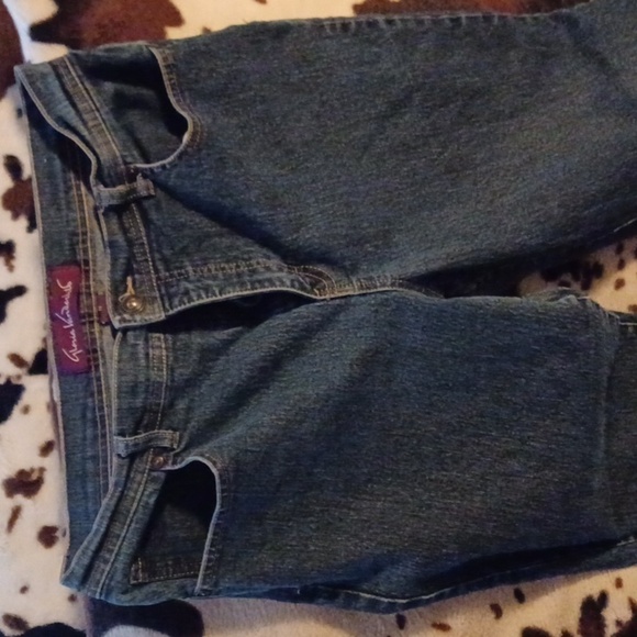 GLORIA VANDERBILT WOMENS JEANS, SIZE 12, IN GREAT SHAPE. - Picture 2 of 7